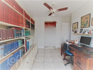 Image 4 - 846272