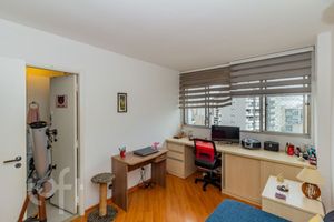 Image 12 - 846294