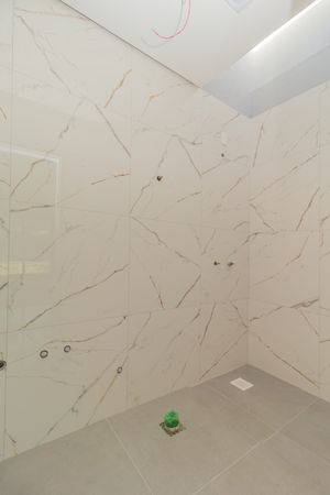 Image 9 - 846442