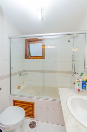 Image 19 - 846599
