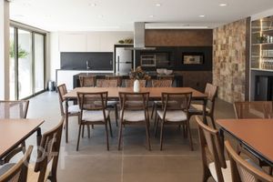 Image 23 - 846631