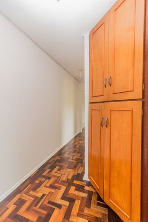 Image 4 - 846659