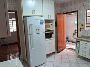 Image 16 - 846666