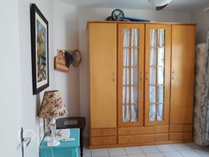 Image 4 - 846679