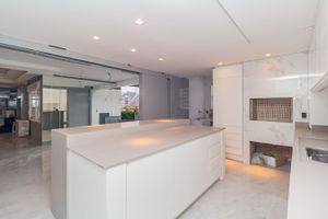 Image 10 - 846897