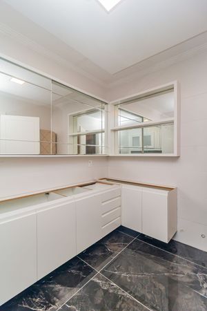 Image 33 - 846897