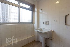 Image 7 - 847051