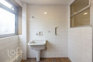 Image 9 - 847051