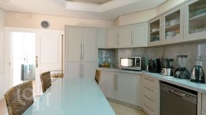 Image 7 - 847288