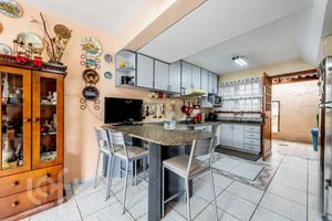Image 4 - 847323