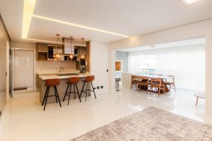 Image 1 - 847326