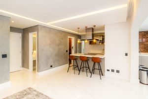Image 4 - 847326