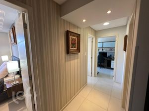 Image 8 - 847337