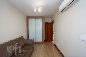 Image 9 - 847370