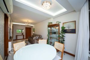 Image 4 - 847370
