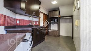 Image 4 - 847371