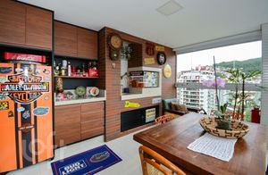 Image 37 - 847391