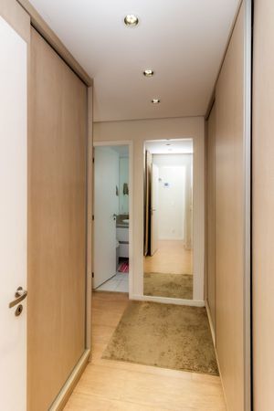 Image 19 - 847400
