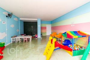 Image 18 - 847411