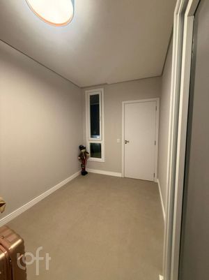 Image 24 - 847447