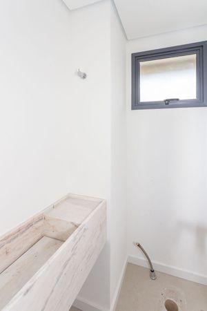 Image 21 - 847480