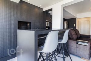 Image 7 - 847497