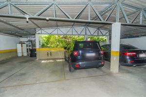Image 24 - 847507