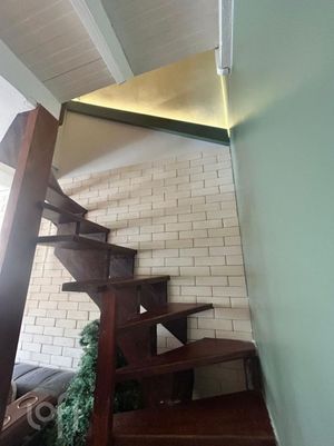 Image 10 - 847546