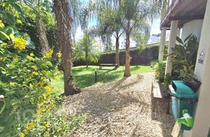 Image 12 - 847569