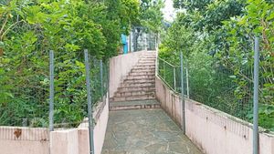 Image 4 - 847580