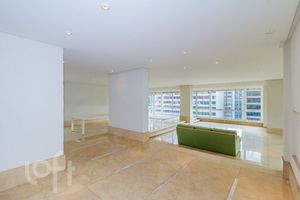 Image 11 - 847590