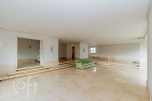 Image 1 - 847590