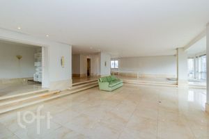 Image 4 - 847590