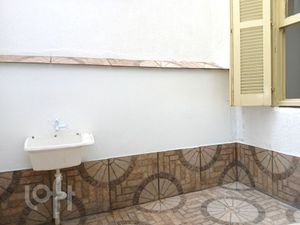 Image 19 - 847596