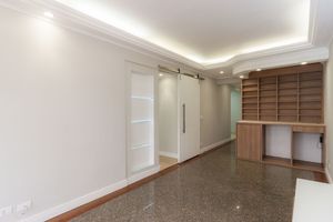 Image 6 - 847615