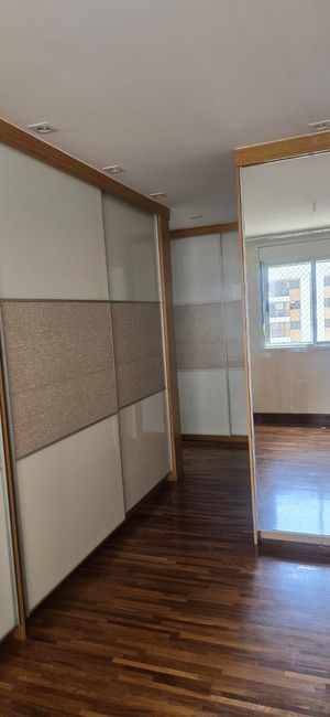 Image 13 - 847617