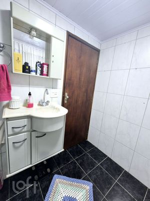 Image 20 - 847645