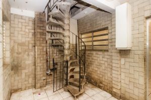 Image 38 - 847659