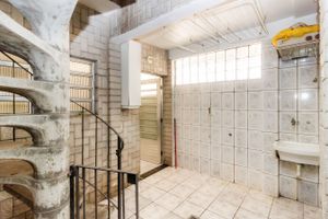 Image 39 - 847659