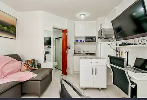 Image 11 - 847670