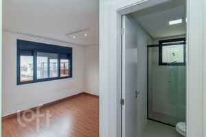 Image 10 - 847684