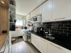 Image 11 - 847735