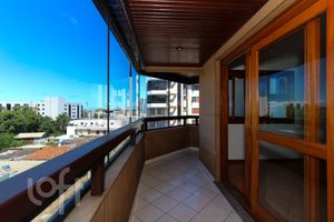 Image 10 - 847754