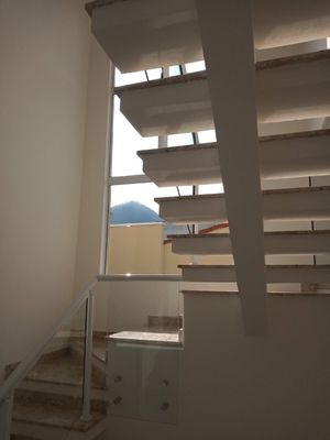 Image 12 - 847764