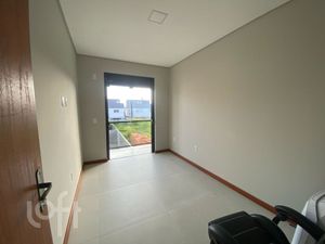Image 11 - 847786