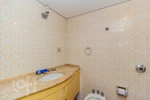 Image 19 - 847813