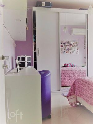 Image 12 - 847860