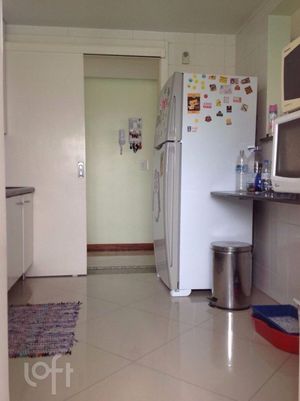 Image 7 - 847860
