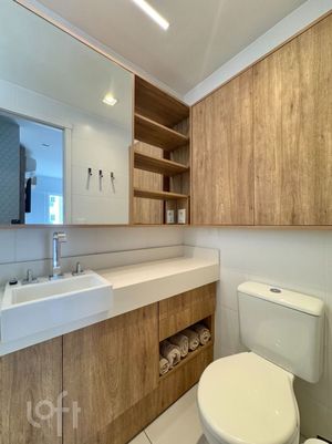 Image 3 - 847939