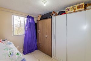 Image 12 - 847945